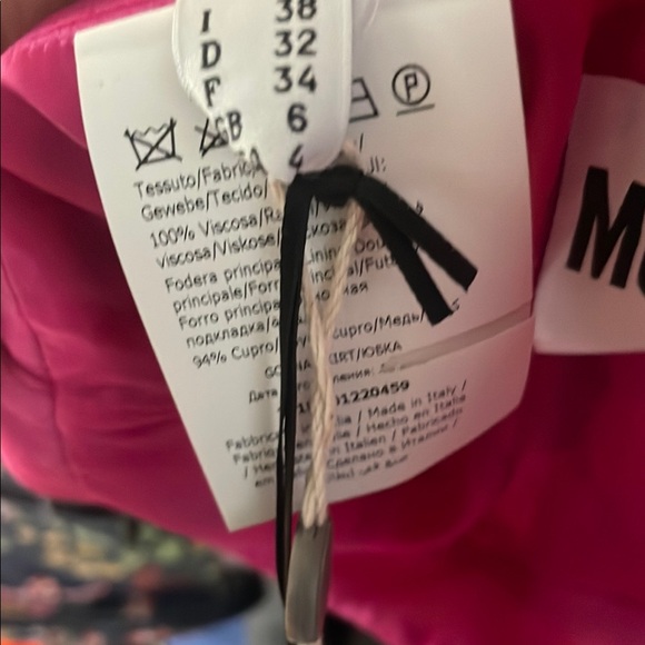 MOSCHINO couture Vibrant Pink and Yellow Patterned Skirt - Picture 4 of 4